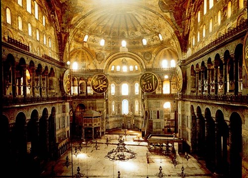 Hagia Sophia - Nhà thờ mái bát úp đồ sộ nhất thế giới | ảnh 4